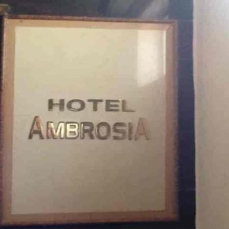Hotel Ambrosia Kalyān 외부 사진